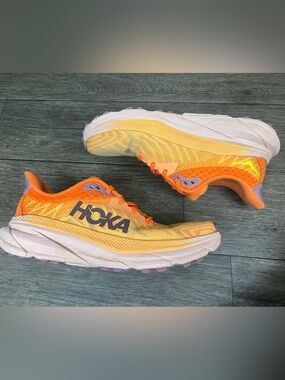 Hoka One One Challenger Art 7 Women’s size 7